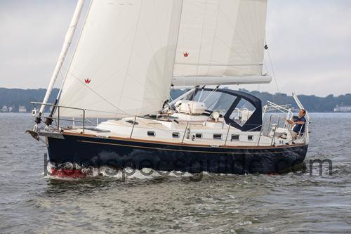 Tartan 395 specs and reviews